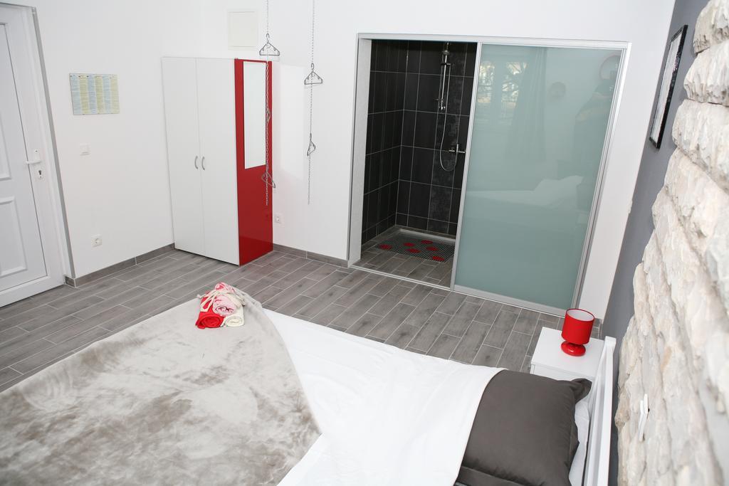 Apartments & Room Dijana Трогир Стая снимка