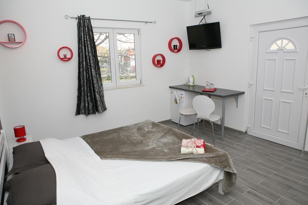 Apartments & Room Dijana Трогир Стая снимка